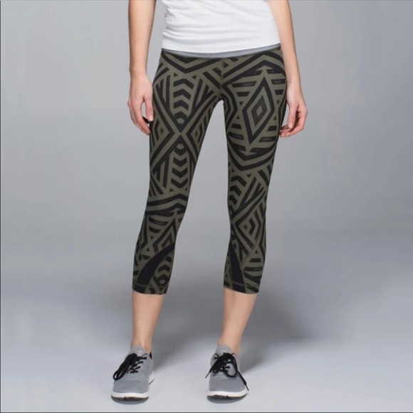 Lululemon Run: Inspire Crop II Full-On Luxtreme in Chevron Shuffle - Picture 1 of 14